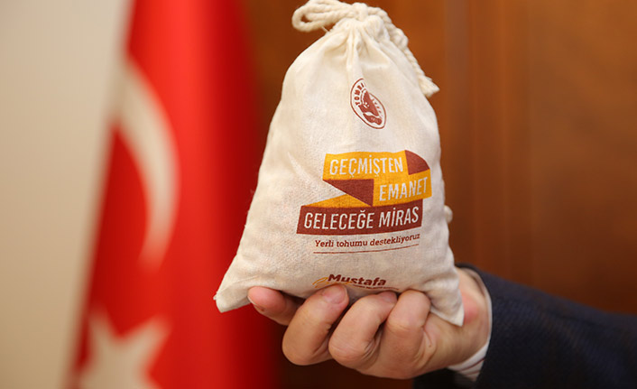 Yomra'da dededen kalma tohumlar çiftçilere dağıtıldı