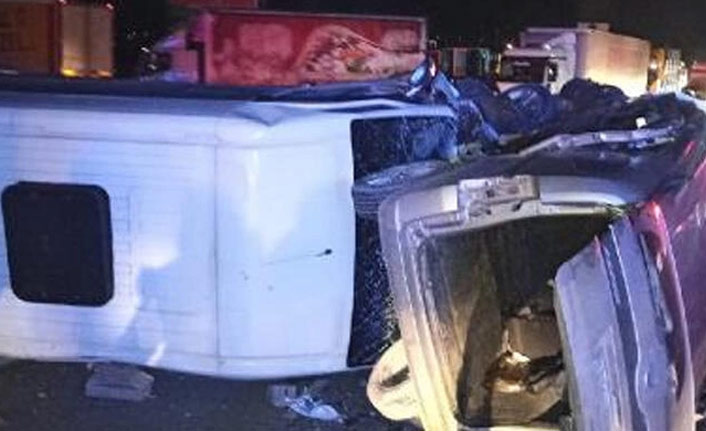 İşçi servisi kaza yaptı: 8 kişi yaralı