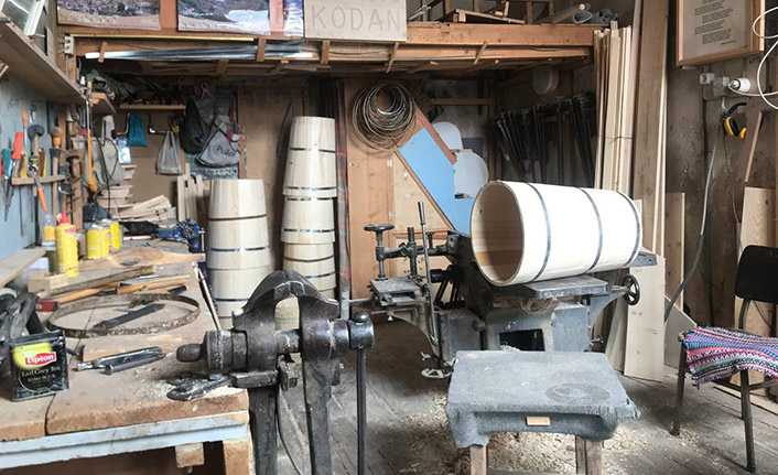 Yarım asırlık marangoz atölyesinde üretim devam ediyor