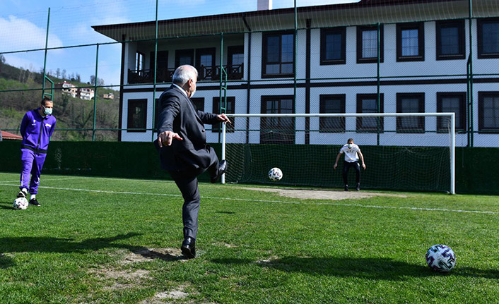 Zorluoğlu topu 90'a taktı