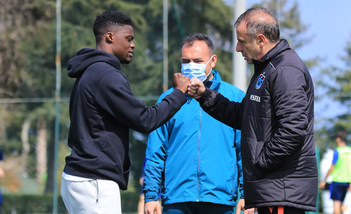 Trabzonsporlu Ekuban Milli Takımdan Erken Dönüp Tesislere Geldi