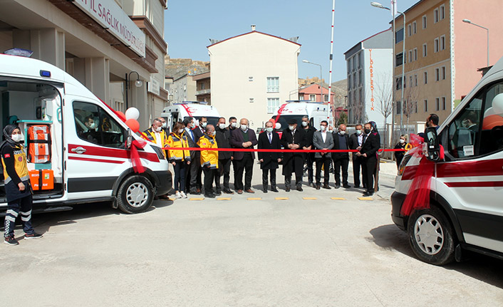 Bayburt'ta 5 yeni ambulans hizmete girdi