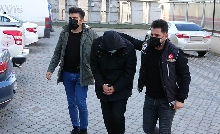 Avukatın çantasından 3 bin 526 adet uyuşturucu hap çıktı!