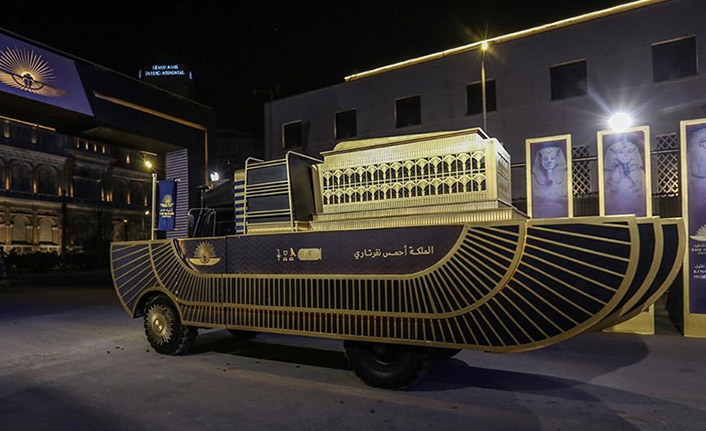 Mısır'da mumyalar yeni yerlerine törenle taşındı