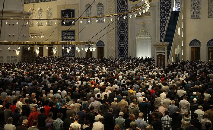 Diyanet'ten flaş teravih namazı kararı