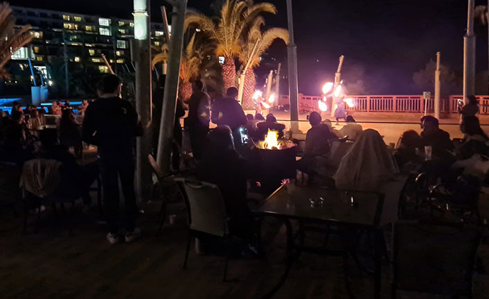 5 yıldızlı otelde tedbirleri hiçe sayan parti