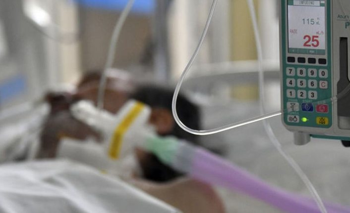 3 kardeş 15 gün arayla Kovid-19'a yenildi