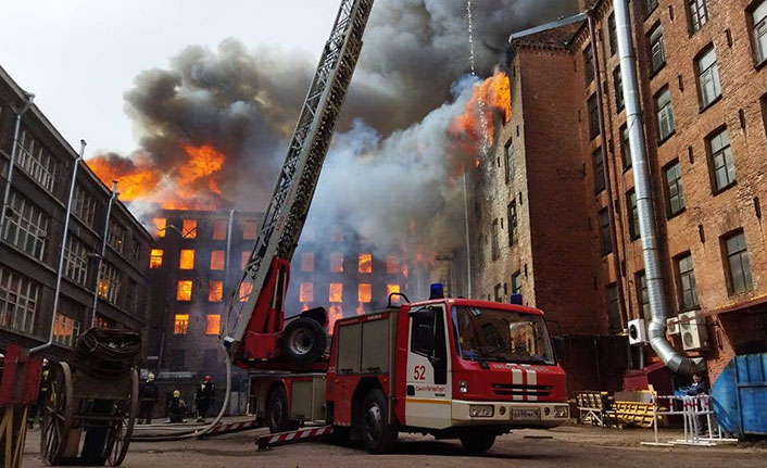 Rusya'da fabrikada çıkan yangın can aldı