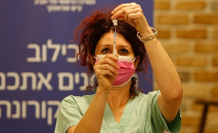 İsrail açık alanda maske zorunluluğunu kaldırıyor