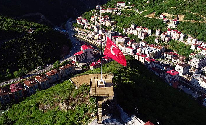 Maçka Devlet Hastanesi karşısında yol çalışması