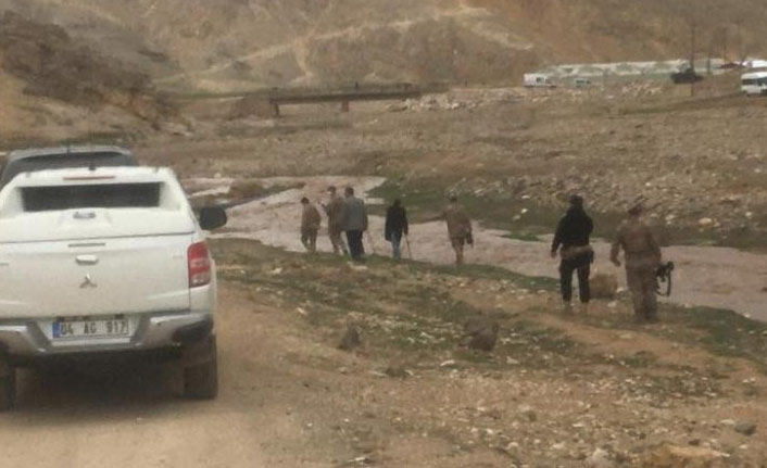 Dereye düşen çocuk bulunamadı