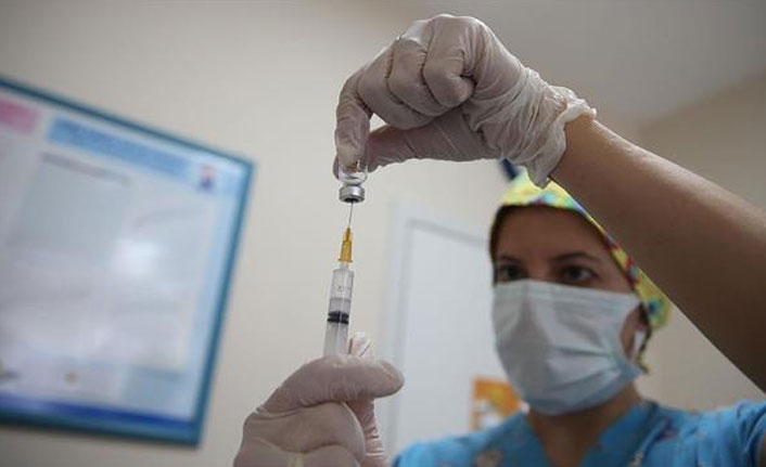 Biontech mi, Sinovac mı? Ünlü profesör madde madde sıraladı