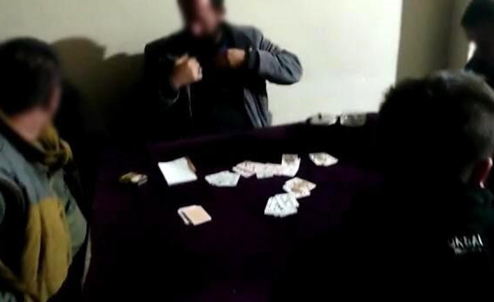 Kısıtlama tedbirlerine uymayan 12 kişiye ceza