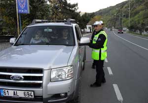 Polis çikolata ile uyarıyor