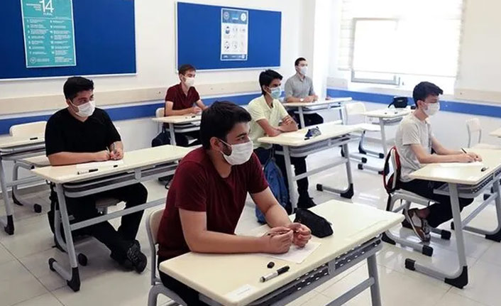 Bakan Selçuk: Sınavlar ertelenecek mi?