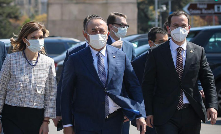 Bükreş’te 3’lü zirve