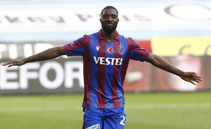 Djaniny yine sahnede! Fırsatçılığını konuşturdu