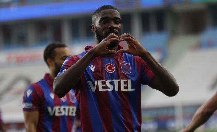 Djaniny Ekuban'ı yakaladı