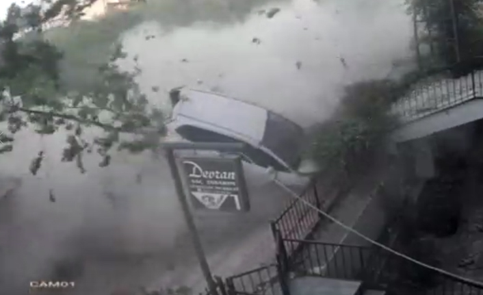 Hatay’da korkunç vinç kazası kamerada!