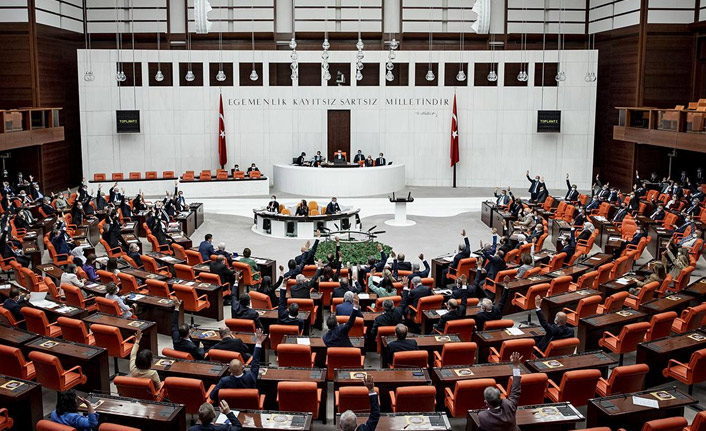 AK Parti emekli ikramiyesi için önerge verecek