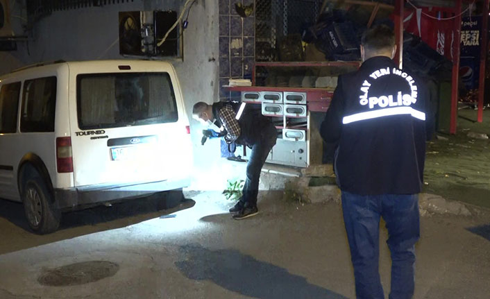 Eşini taciz eden kişiyi 10 yerinden bıçakladı