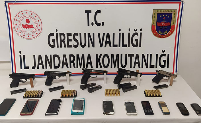 Sosyal medya üzerinden genç kızları taciz eden şahsa gözaltı