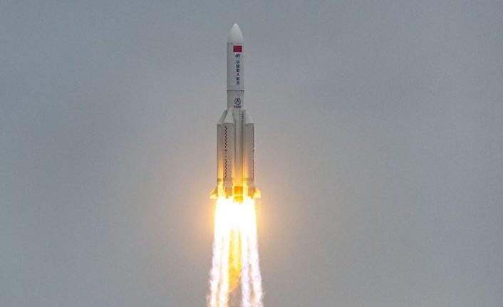 Çin'in uzaya fırlattığı roket dünyaya düşebilir!