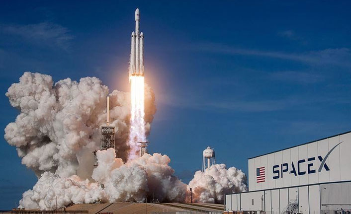 SpaceX beşinci denemede başarıya ulaştı