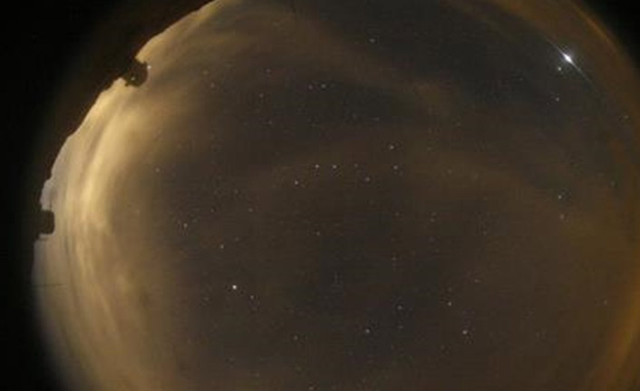 Bakan Varank gökyüzündeki ışıkların kaynağını açıkladı