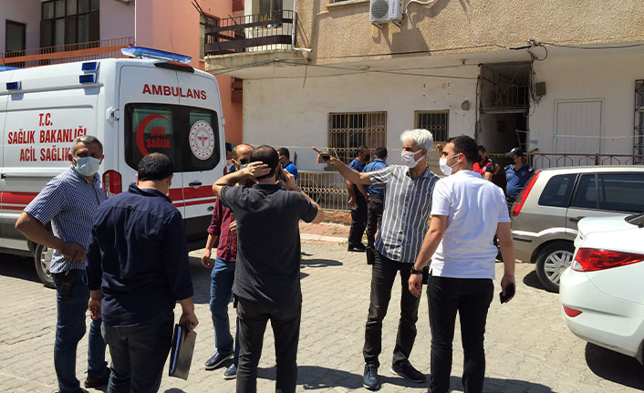 Kızları uyurken karısını öldürdü