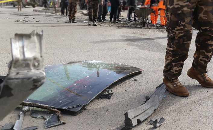 Okul önünde bombalı saldırı: 25 ölü