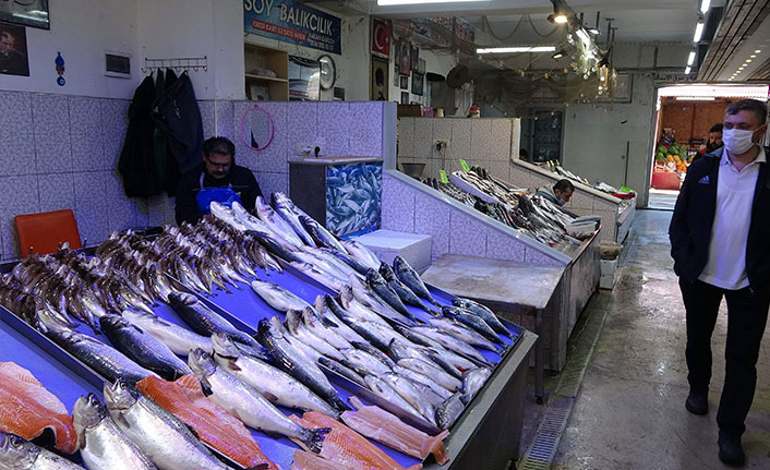 Trabzon balık halinde satışlar durma noktasına geldi
