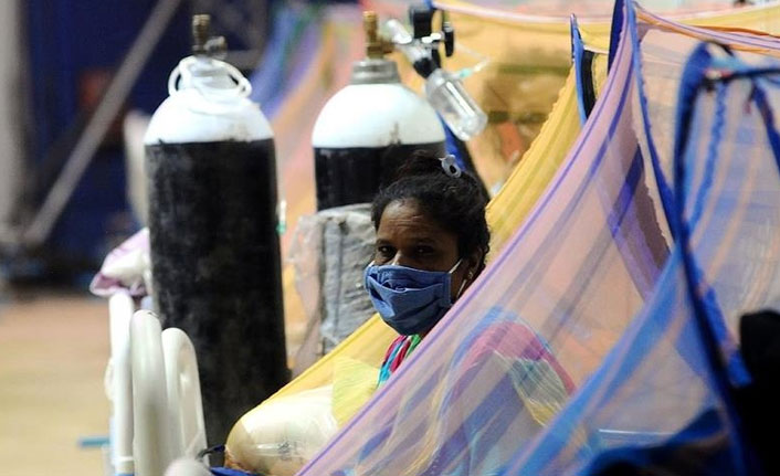 Hindistan'da günlük vaka sayıları gerileri