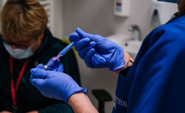 İki doz koronavirüs aşısı olanlara "aşı kimliği"