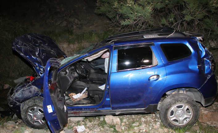 60 metreden dereye yuvarlandı, sürücü yaralı kurtuldu