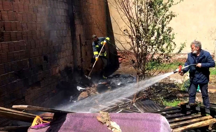 Çocukların çakmakla oyunu yangınla sonuçlandı