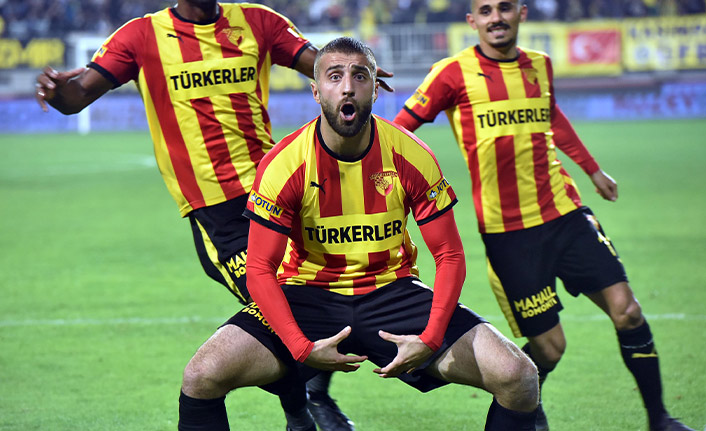 Adı Trabzonspor ile anılmıştı takımından ayrıldı!