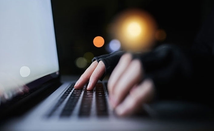 'FETÖ kimlik bilgilerinizi ele geçirdi' yalanına inandı, parasından oldu