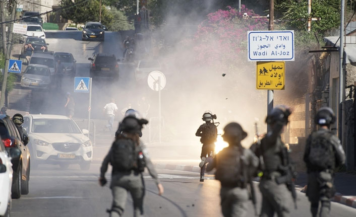 İsrail polisi yine Filistinlilere saldırdı