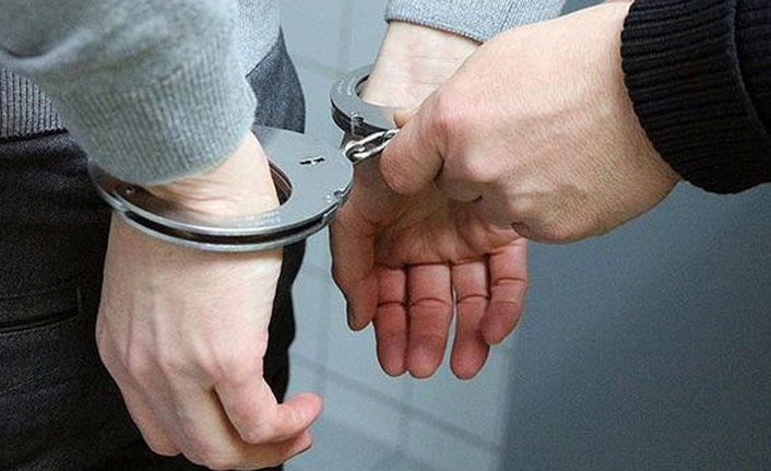 Komşular iğrenç olayı ortaya çıkardı! Üvey kızlarına cinsel istismarda bulundu...