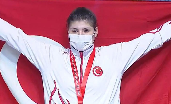 Dilara Uçan'dan altın madalya