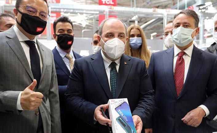 Bir şirket daha Türkiye'de telefon üretimine başladı