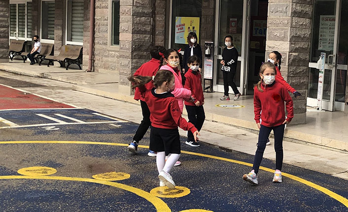 Okullarda yüz yüze eğitim başladı