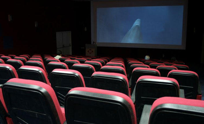 Sinema salonlarının açılma tarihi ertelendi