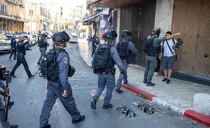 İsrail polisinden Kudüs’te Filistinlilere saldırı: 10 yaralı