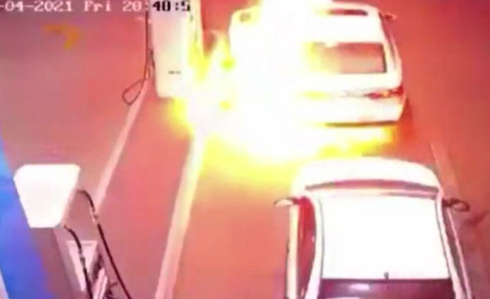 Akaryakıt istasyonundaki görevli alevlerden canını zor kurtardı