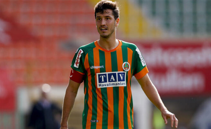 Trabzonspor'un da gündemindeydi takımına veda etti!