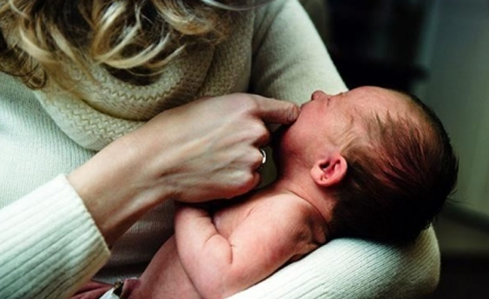 Tek seferde 10 çocuk doğurdu