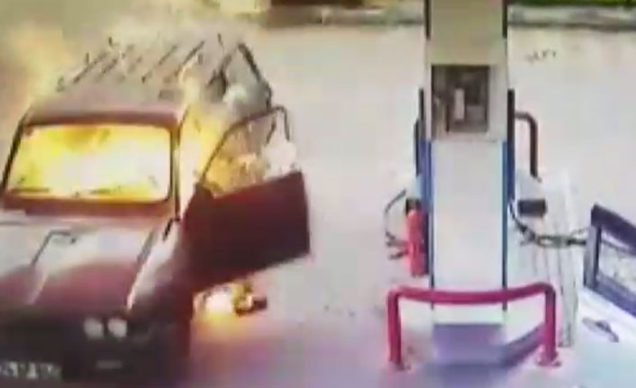 Alevlerin arasından böyle çıktı