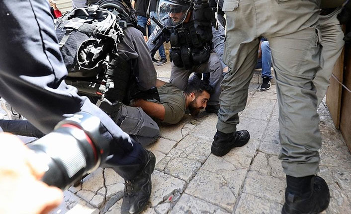 Kudüs'te Filistinlilere saldırdı: 13 yaralı